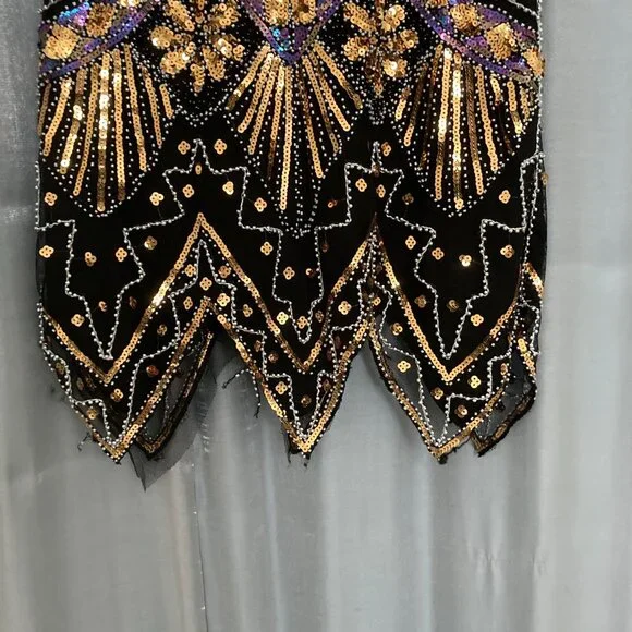 flapper like gold and black  sequins dress - Picture 4 of 8